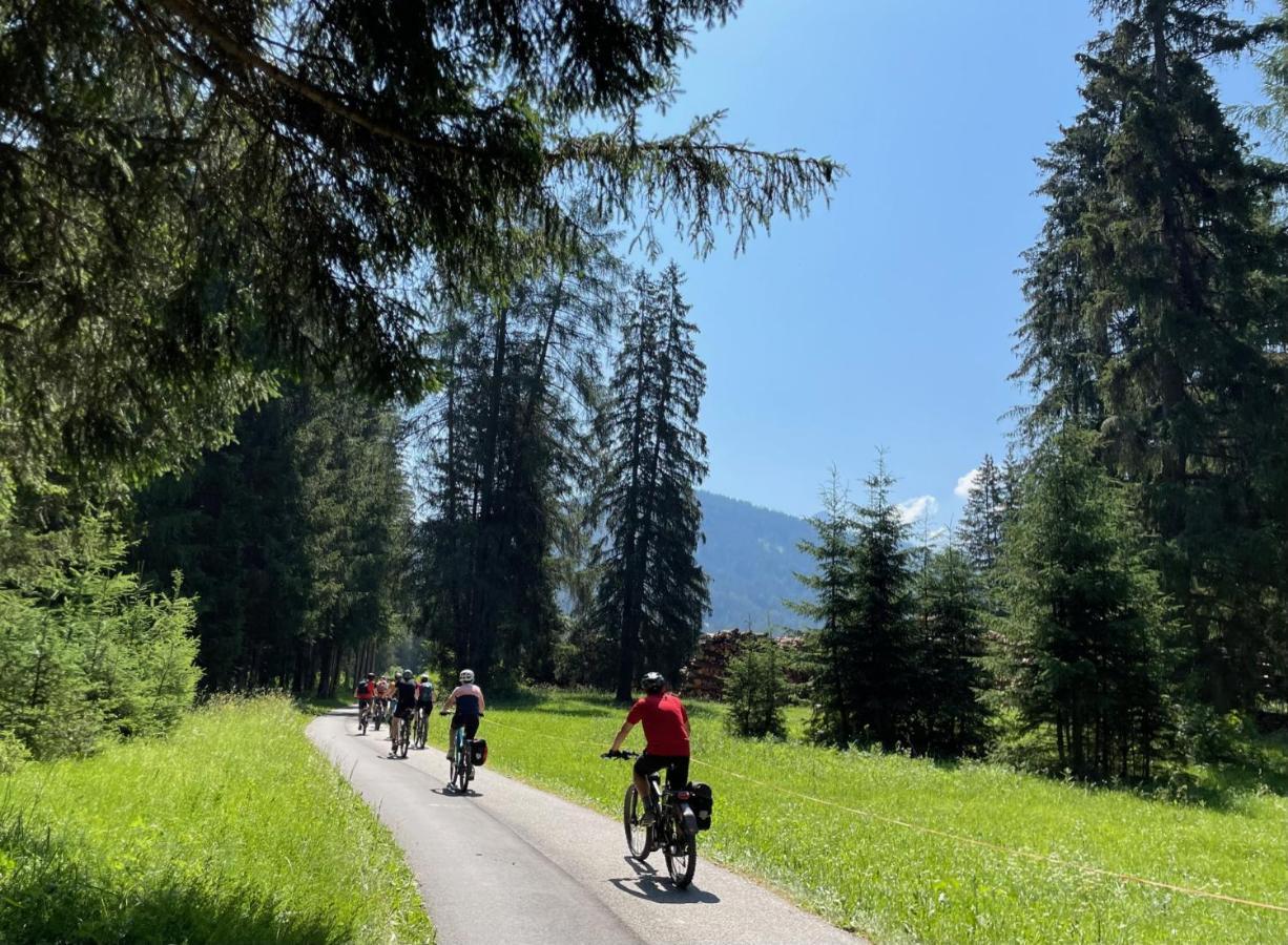 Bed&Bike Bruneck - Brunico Hotel ภายนอก รูปภาพ